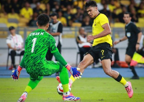 hasil-babak-pertama-timnas-malaysia-vs-singapura-di-piala-aff-2024-skor-masih-sama-kuat-0-0