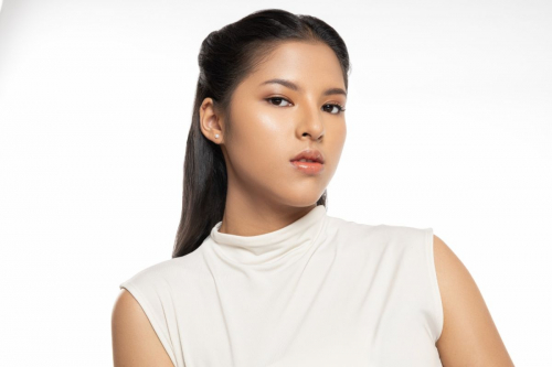 Ingin Tampil Cantik dan Natural di Christmas Dinner, Ini Tips Makeup Simpelnya