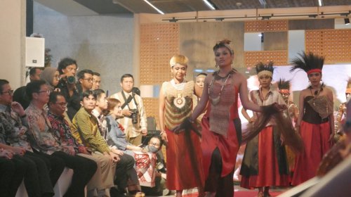 festival-noken-tanah-papua-digelar-di-cfdada-fashion-show-hingga-flashmob