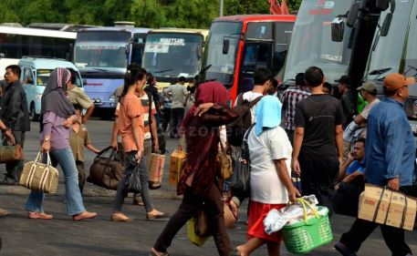 terminal-lebak-bulus-diperkirakan-alami-lonjakan-penumpang-di-lusa-hari