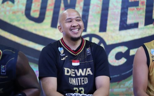 arki-wisnu-ungkap-adaptasinya-bareng-dewa-united-basketball-jelang-ibl-2025