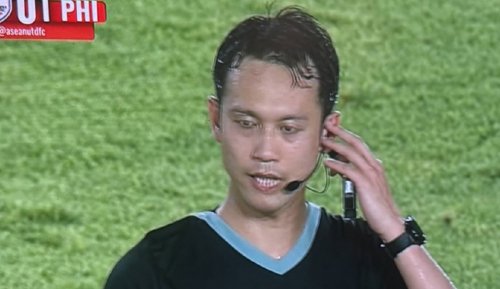 wasit-asal-jepang-bikin-ulah-lagi-muhammad-ferarri-jadi-bulan-bulanan-karena-kartu-merah-di-laga-timnas-indonesia-vs-filipina