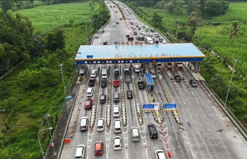 arus-lalin-ke-kota-batu-kian-padat-82257-kendaraan-lintasi-gt-singosari