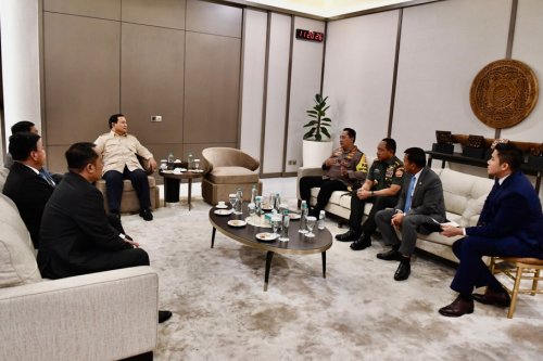 prabowo-gelar-rapat-mendadak-saat-tiba-di-halim-perdanakusuma-bahas-apa