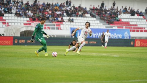 ini-penyebab-malut-united-sukses-kalahkan-psis-semarang-3-1-di-liga-1-2024-2025