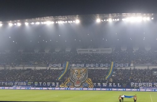 girangnya-bojan-hodak-lihat-bobotoh-kembali-penuhi-laga-kandang-persib-bandung