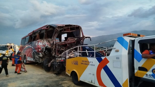 Kecelakaan Maut di Tol Pandaan Malang, Rombongan SMP IT Darul Quramp;039;an Mulia Putri Bogor