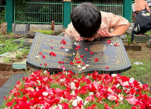 Berita Terpopuler: Momen Haru Gala Sky Ziarahi Makam Vanessa Angel hingga 25 Rekomendasi Kado Hari Ibu
