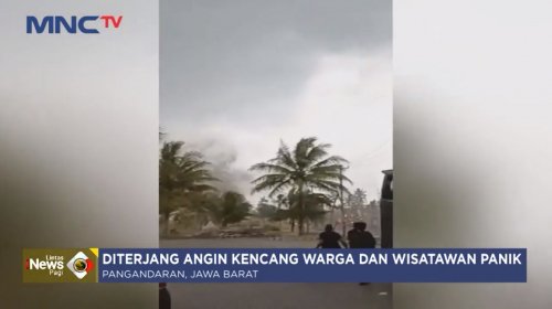 Diterjang Angin Kencang, Warga dan Wisatawan di Pangandaran Panik