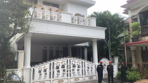 Hasto Keluar Kota saat Ditetapkan Tersangka,Rumahnya Dijaga Ketat Satgas Cakra Buana PDIP