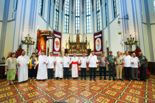 Tinjau Pengamanan di 3 Gereja, Kapolri: Kita Bersinergi Menuju Indonesia Lebih Baik