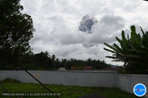 Gunung Ibu Erupsi, Semburkan Abu Vulkanik 2.000 Meter