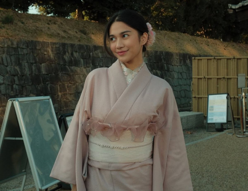5 Potret Cantik Azizah Salsha Liburan di Jepang, Tampil Manis Pakai Kimono