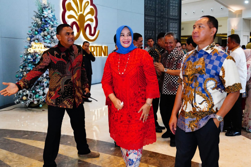 Panglima TNI Hadiri Open House dan Kunjungi Pejabat Utama Pemerintah dalam Perayaan Natal 2024