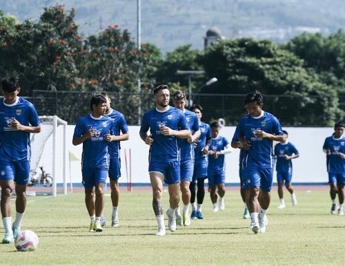 persib-bandung-bermasalah-dengan-keuangan-belanja-pemain-di-bursa-transfer-paruh-musim-liga-1-2024-2025