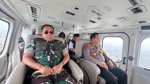 Tinjau Tol Cikampek Naik Heli,Kapolri: Arus Mudik Nataru Berjalan Normal