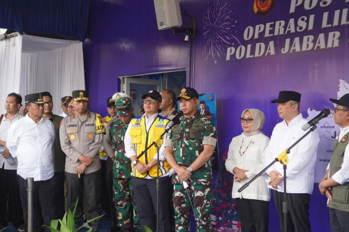Panglima TNI Tinjau Arus Mudik Nataru 2025 di Tol Jakarta-Cikampek