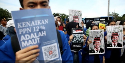 awas-macet-bem-seluruh-indonesia-demo-tolak-ppn-12-di-istana-negara