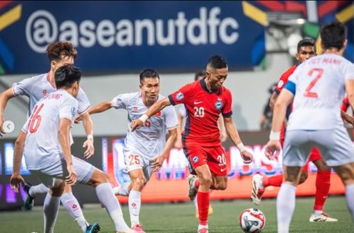 pelatih-timnas-singapura-ngamuk-kalah-dari-vietnam-di-semifinal-piala-aff-2024-tambahan-waktu-terlalu-lama