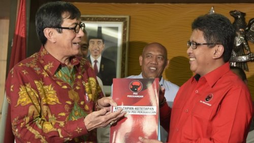 pdip-geram-yasonna-laoly-dan-hasto-dicekal-kpk-kriminalisasi-dan-drama-politik