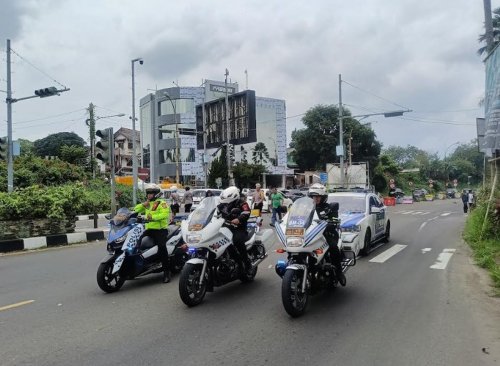 siang-ini-jalur-puncak-oneway-arah-jakarta-bakal-dipadati-15-ribu-kendaraan