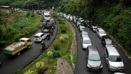 Jelang Tahun Baru, Diprediksi Besok Terjadi Gelombang Arus Wisatawan di Jalur Puncak Bogor