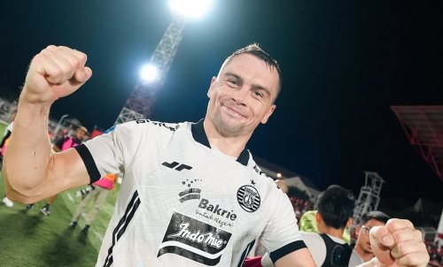 cetak-gol-indah-maciej-gajos-akui-persija-jakarta-susah-payah-kalahkan-malut-united