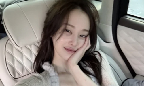 Jeon Jong Seo Dikritik Usai Unggah Foto Selfie di Tengah Masa Berkabung Korea Selatan