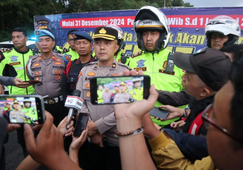 51.469 Kendaraan Lintasi Jalur Puncak Bogor Jelang Malam Tahun Baru
