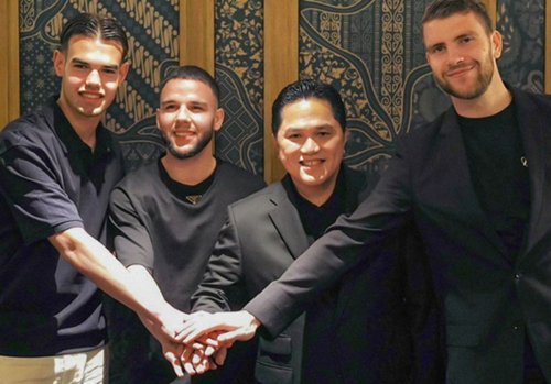 Erick Thohir Pamer Momen Salaman dengan 10 Pemain Keturunan Sepanjang 2024: Ada Maarten Paes, Kevin Diks, hingga Ole Romeny!