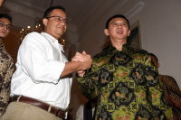 Misteri Kejutan Anie...