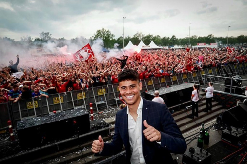 Kisah Menyentuh Mees Hilgers, Tolak Tawaran PSV Eindhoven di Usia Muda karena Keluarga