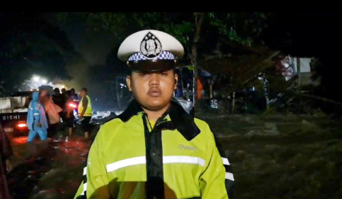 Banjir Bandang Terjang Jalan Raya Probolinggo Banyuwangi di Malam Tahun Baru