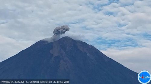 gunung-semeru-4-kali-erupsi-beruntun-pagi-ini