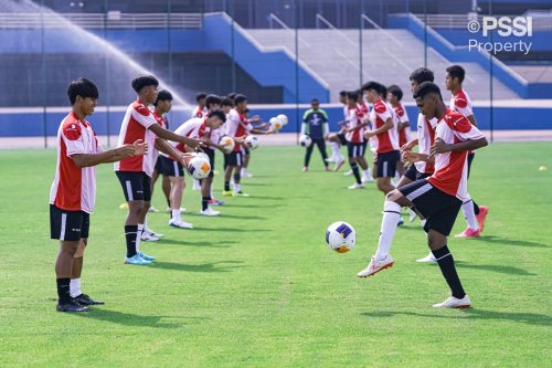 nova-arianto-panggil-34-pemain-timnas-indonesia-u-17-untuk-tc-di-bandung-jelang-piala-asia-2025