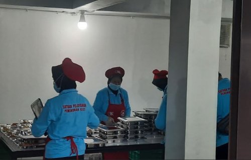 beroperasi-hari-ini-begini-suasana-dapur-makan-bergizi-gratis-kebayunan-depok