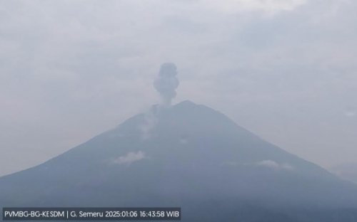 breaking-news-gunung-semeru-semakin-menggeliat-muntahkanabu-vulkanik-1200-meter