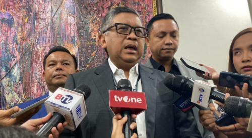 Ade Armando Tantang Hasto Segera Bongkar Pejabat-Pejabat yang Korup