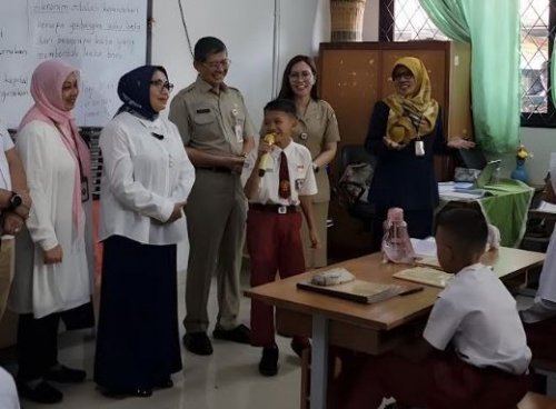 pantun-dari-siswa-sd-di-ciracas-untuk-prabowo-hari-ini-kita-makan-makan-terima-kasih-bapak-presiden