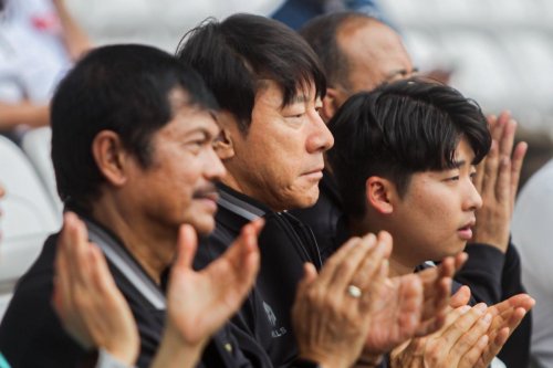 shin-tae-yong-sakit-hati-taktiknya-dikritik-pemain-keturunan-muncul-line-up-aneh-di-laga-timnas-indonesia-vs-china-hingga-berujung-pemecatan