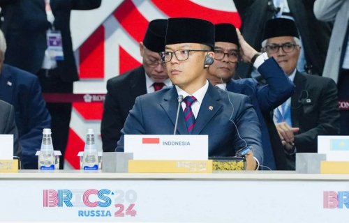 jadi-anggota-brics-indonesia-diminta-waspada-serangan-as