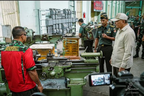 kunjungi-pindad-menhan-dukung-kemandirian-industri-pertahanan-dalam-negeri