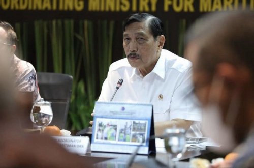 luhut-masyarakat-belum-bayar-pajak-tak-bisa-urus-paspor-dan-sim