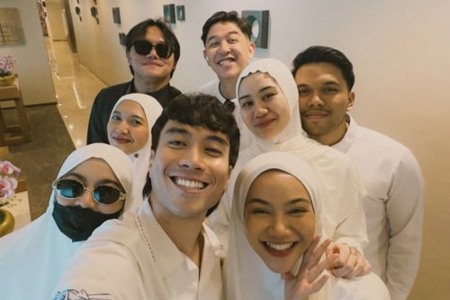 so-sweet-thariq-halilintar-dan-aaliyah-massaid-berangkat-umrah