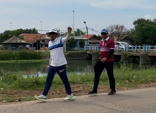 terpilih-jadi-anggota-dpr-ri-didik-melon-jalan-kaki-dari-jakarta-ke-boyolali-sejauh-540-km