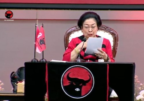 tangis-megawati-pecah-ucapkan-terima-kasih-ke-prabowo-dan-rakyat-indonesia