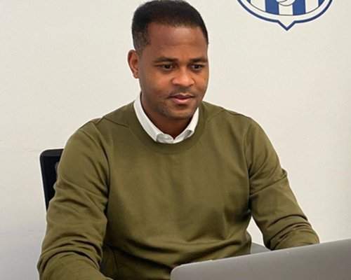 pengamat-patrick-kluivert-tidak-boleh-cengeng-pelatih-timnas-indonesia-pekerjaan-terberat-nomor-2-setelah-presiden