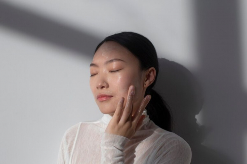 5 Skincare untuk Kulit Sensitif yang Ada di Indomaret