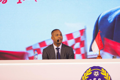 Kata-Kata Patrick Kluivert Usai Resmi Diperkenalkan sebagai Pelatih Timnas Indonesia