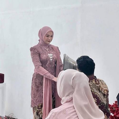 Profil Salma Salsabil yang Resmi Bertunangan dengan Dimansyah Laitupa